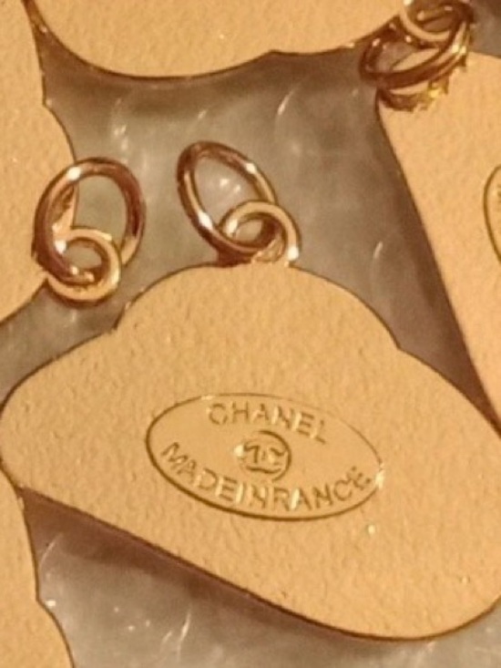 Chanel Zipper Pull - Hat - Picture 2 of 2